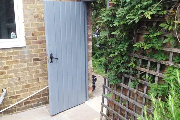 Gate painting