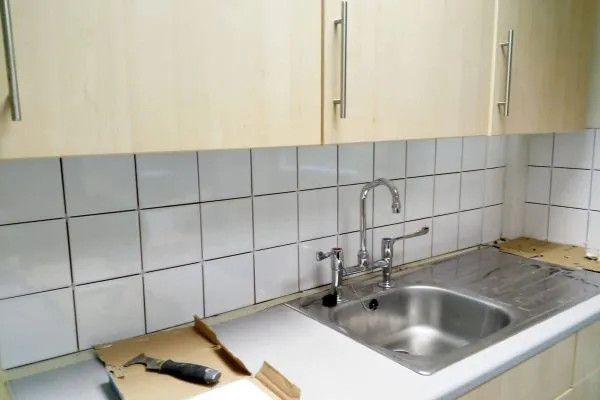 carefurbish-handyman-sink-area-to-be-grouted