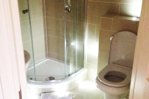 Bathroom - Hackney
