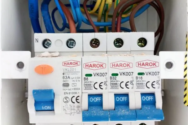 Garage - Consumer unit in detail